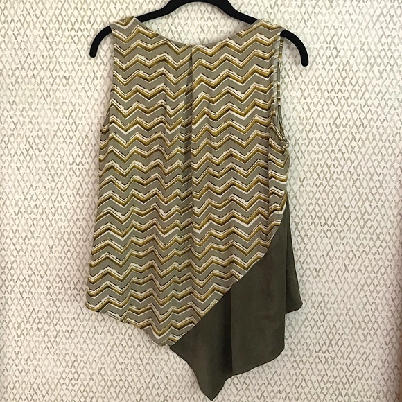 Asymmetrical Light Tank Blouse - Picture 2 of 4